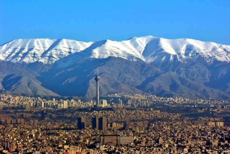 آیا اظهارات پزشکیان در مورد انتقال پایتخت به یک شهر ساحلی، نتیجه بررسی کارشناسی است؟_67778b5775743.jpeg