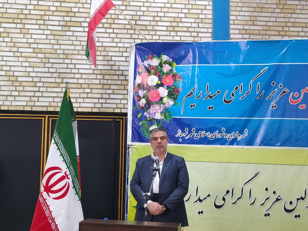استاندار مرکزی: نهضت تولید انرژی خورشیدی گام بلندی به سوی توسعه پایدار استان است_67a7a51416ca9.jpeg