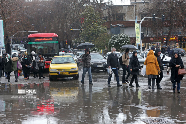 برف و باران به تهران برمی‌گردد؛ پایداری آلودگی هوا تا جمعه_67ab985696e76.jpeg
