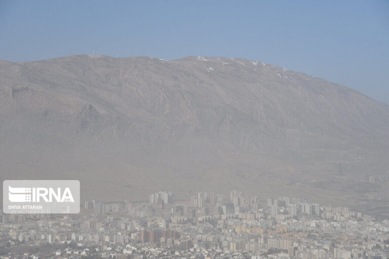 گرد و غبار تا روز یکشنبه مهمان چهارمحال و بختیاری است_680dddfecae18.jpeg