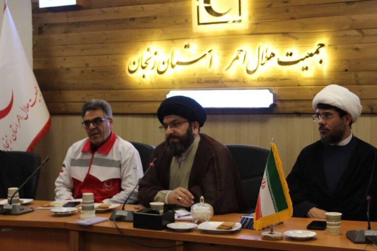 امام جمعه زنجان: هماهنگی و هم افزایی دستگاه‌ها موجب رفع موانع می‌شود_681d2277cf04c.jpeg