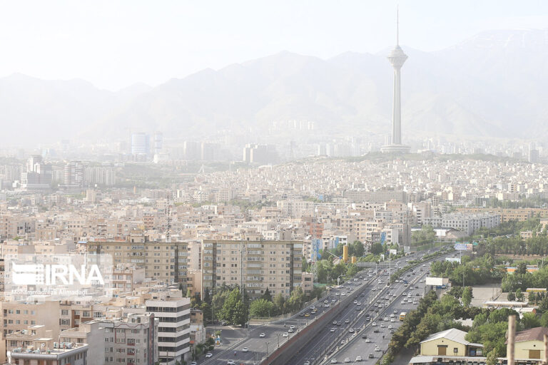 ماندگاری گردوخاک در تهران؛ هوا ۶ درجه گرم می‌شود_681ba6e67521e.jpeg