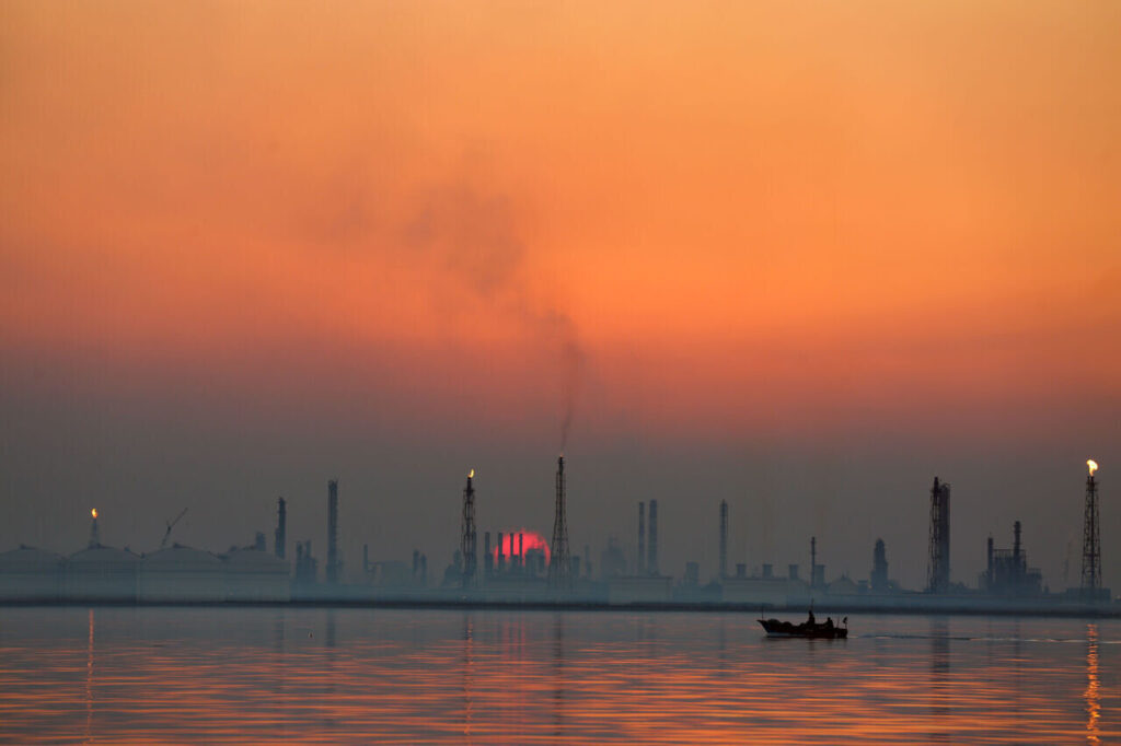 خوزستان همچنان قرمز؛ هویزه آلوده ‌ترین شهر ایران شد_68adf3bb49be4.jpeg