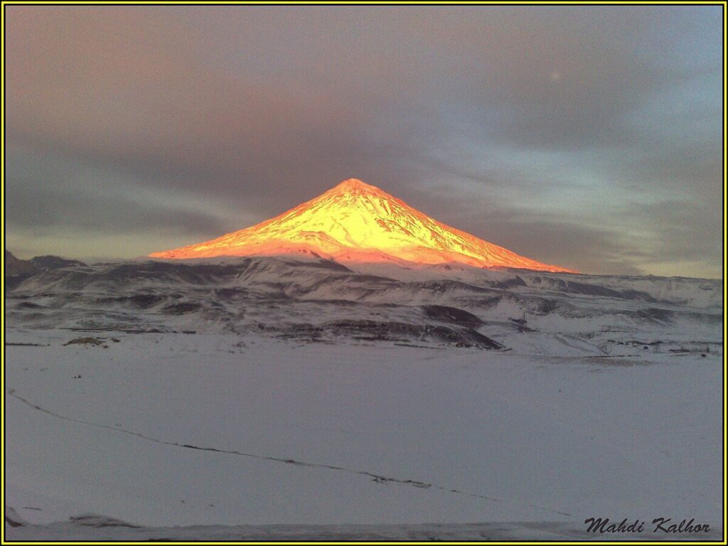 دماوند بیدار می‌شود؟/ لرزه‌ها و گازهای گوگردی قله؛ نشانه فوران یا حیات طبیعی؟/ «لاهار دماوند»، جریانی که روستاها را تهدید می‌کند_68aabaa32539e.jpeg