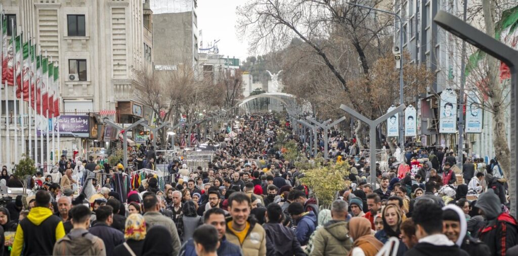 مرگ ۳۵۰۰۰ ایرانی در سال ۱۴۰۳ توسط آلودگی هوا | پاک‌ترین و آلوده‌ترین شهرهای ایران_68ad4a2bc9f79.jpeg