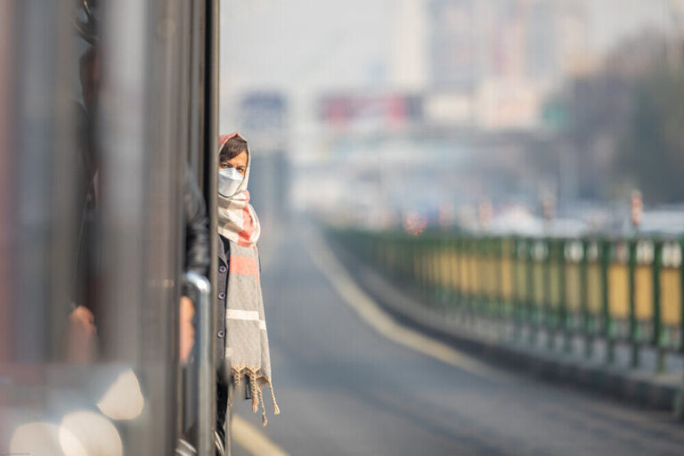 آلودگی هوا چطور باعث بروز اضطراب و افسردگی می‌شود؟_691e02c75ce65.jpeg