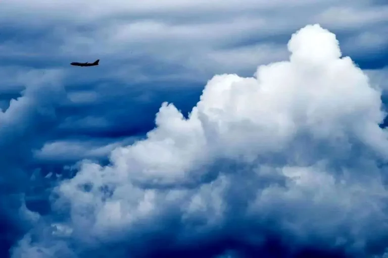 ادعای دزدی ابرها توسط کشورهای همسایه و مقصر دانستن آن‌ها در بروز خشکسالی، پایه علمی ندارد، جابه‌جایی ابرها به انرژی فوق‌العاده زیادی نیاز دارد که در حال حاضر خارج از توان بشر است_6910955170db3.webp