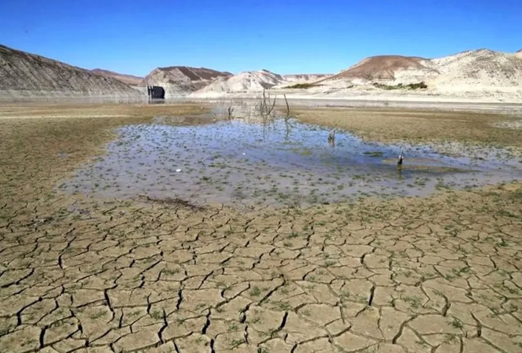 وضعیت نامناسب بارش‌ها در کشور/  تا آخر آبان خبری از باران در تهران نیست_690f446ec26d4.webp