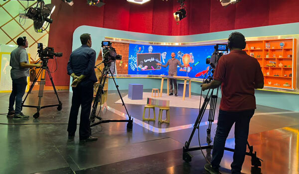 تخته سیاه در صفحه تلویزیون_694832ef20974.jpeg