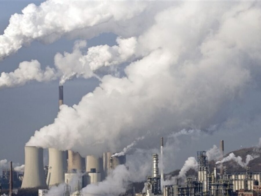 متهم ردیف اول آلودگی هوای تهران اعلام شد | وجود بیش از ۱۰۰ برابر حد مجاز سولفور در سوخت نیروگاه‌ها!_693da6f86151b.jpeg