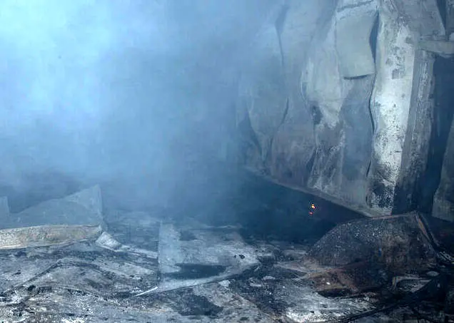 تصاویری از آتش سوزی گسترده کارخانه کاله_695c9db17ead5.webp