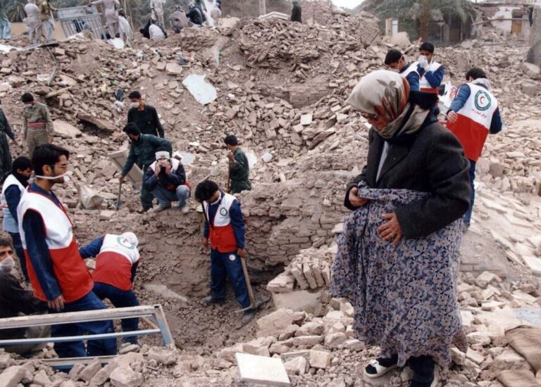 از بم تا شانزی؛ بزرگ‌ترین و مرگبارترین زمین‌لرزه‌های دنیا/ تحریم‌ها چه نقشی در روند کمک‌های بشردوستانه در زلزله بم داشتند؟_698440d9ed176.jpeg